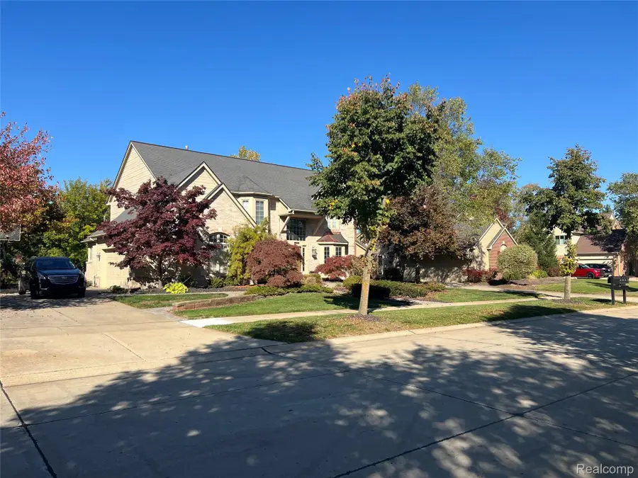 45432 Addington LN, Novi, MI 48374 - #2