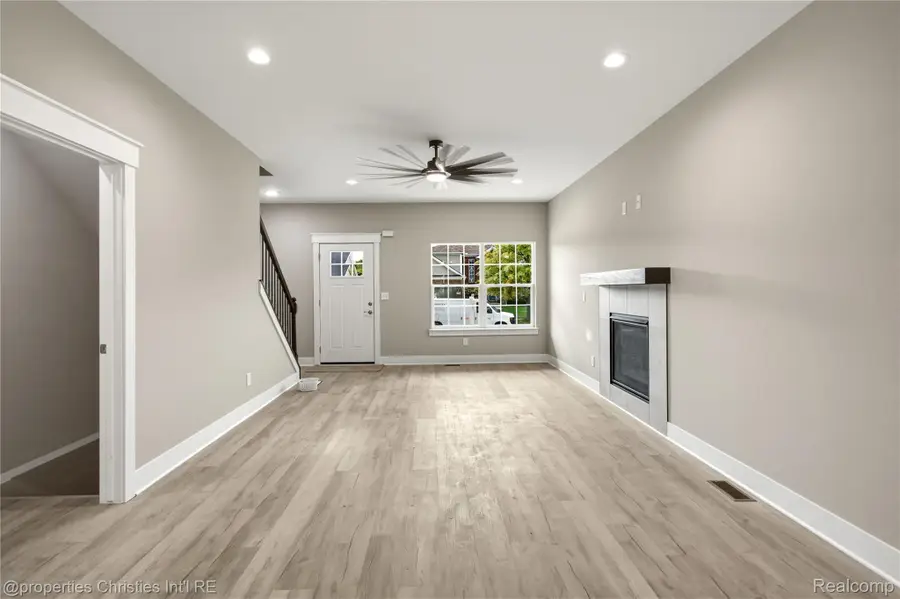 23265 Waterview DR, New Boston, MI 48164 - #3