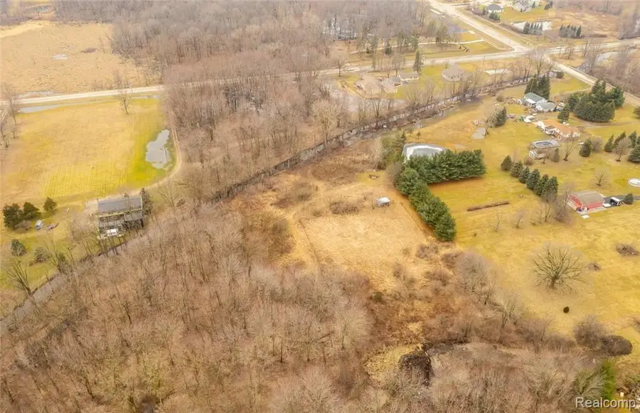 25700 MILFORD RD, Lyon, MI 48178 - Image #3