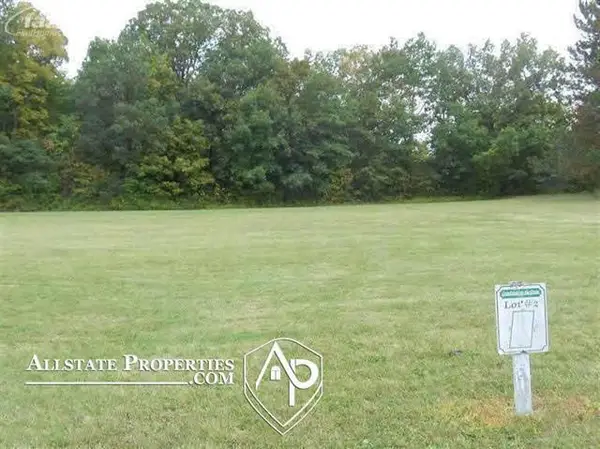 10435 Golfview CT, Davison, MI 48423