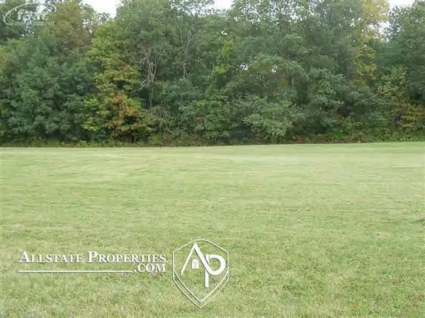 10425 Golfview CT, Davison, MI 48423