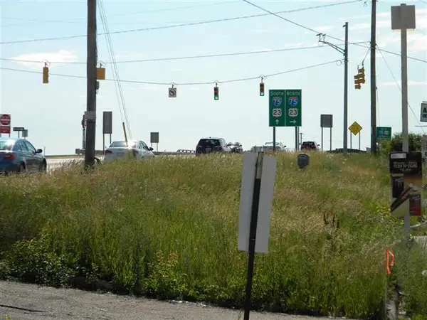 4184 pierson Rd, Flint, MI 48504