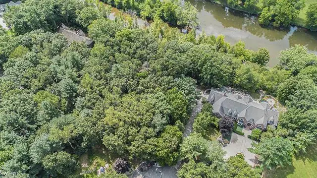 9207 N. Island CT, Flushing, MI 48433 - #3