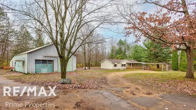 7118 Irish RD, Millington, MI 48746 - Image #1