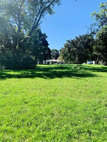 8520 Appleblossom LN, Flushing, MI 48433 - #2