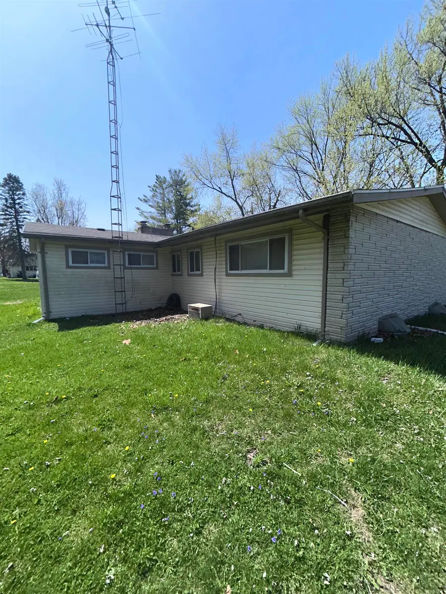 1058 Cora DR, Flint, MI 48532 - Image #3