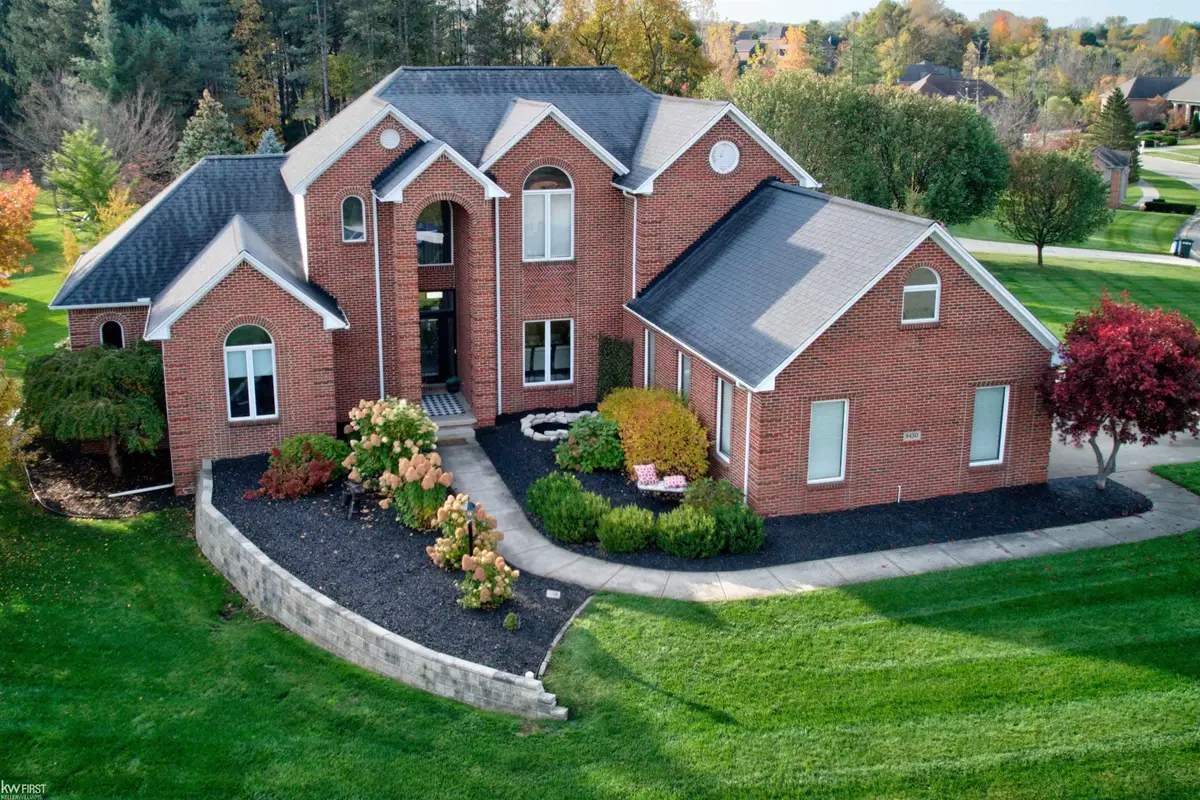 9450 Creek Bend TRL, Davison, MI 48423 - #1