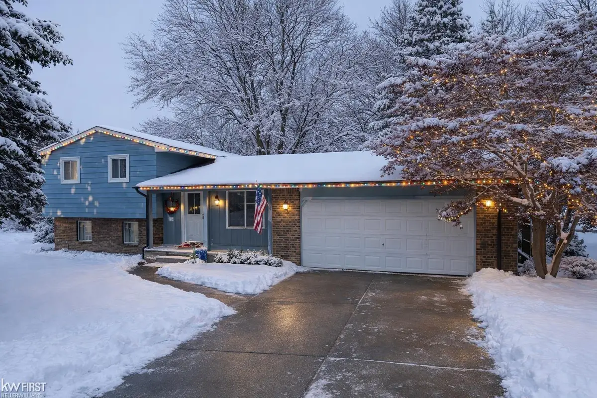 6355 Mckinley RD, Flushing, MI 48433 - #1