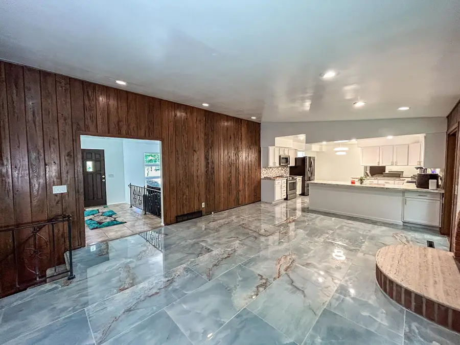 1246 Dyemeadow LN, Flint, MI 48532 - Image #2