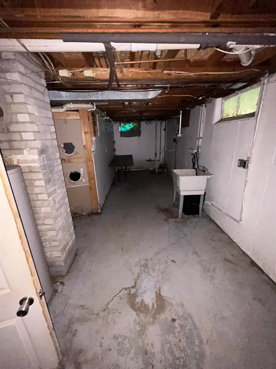 5323 Elmsford DR, Flint, MI 48532 - Image #3