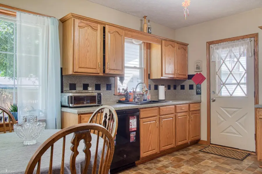 115 E King ST, Owosso, MI 48867 - Image #3