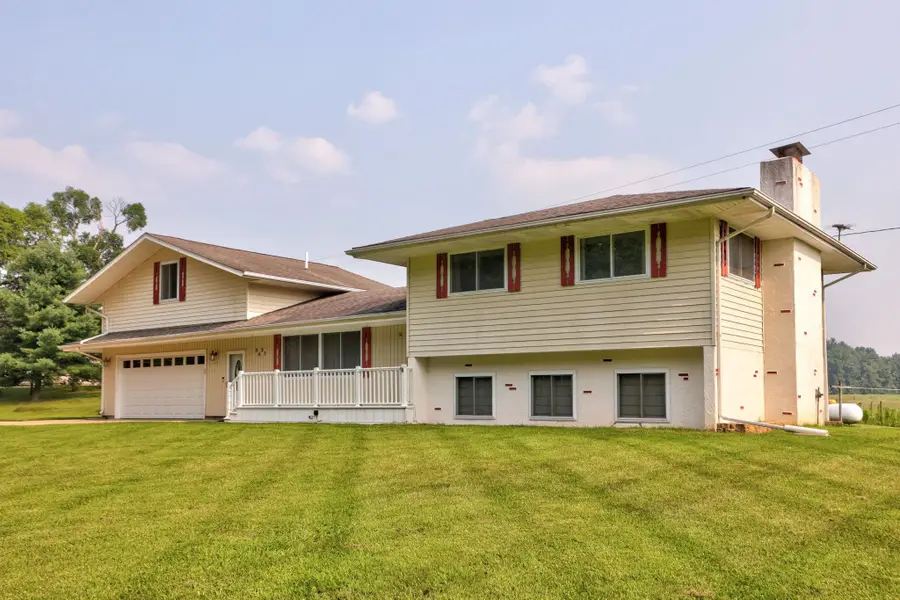 3437 Arbela RD, Millington, MI 48746 - Image #3