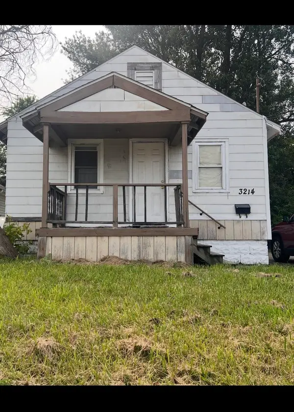 3214 S Grand Traverse ST, Flint, MI 48507