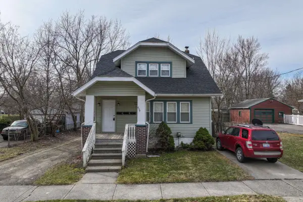 829 Clinton ST, Flint, MI 48507