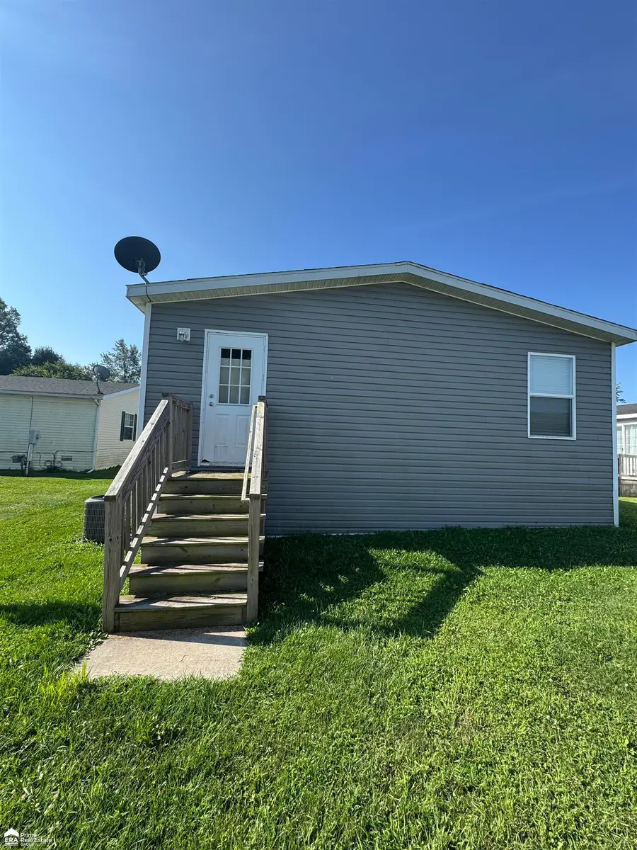 2076 Aspen LN, Clio, MI 48420 - Image #3