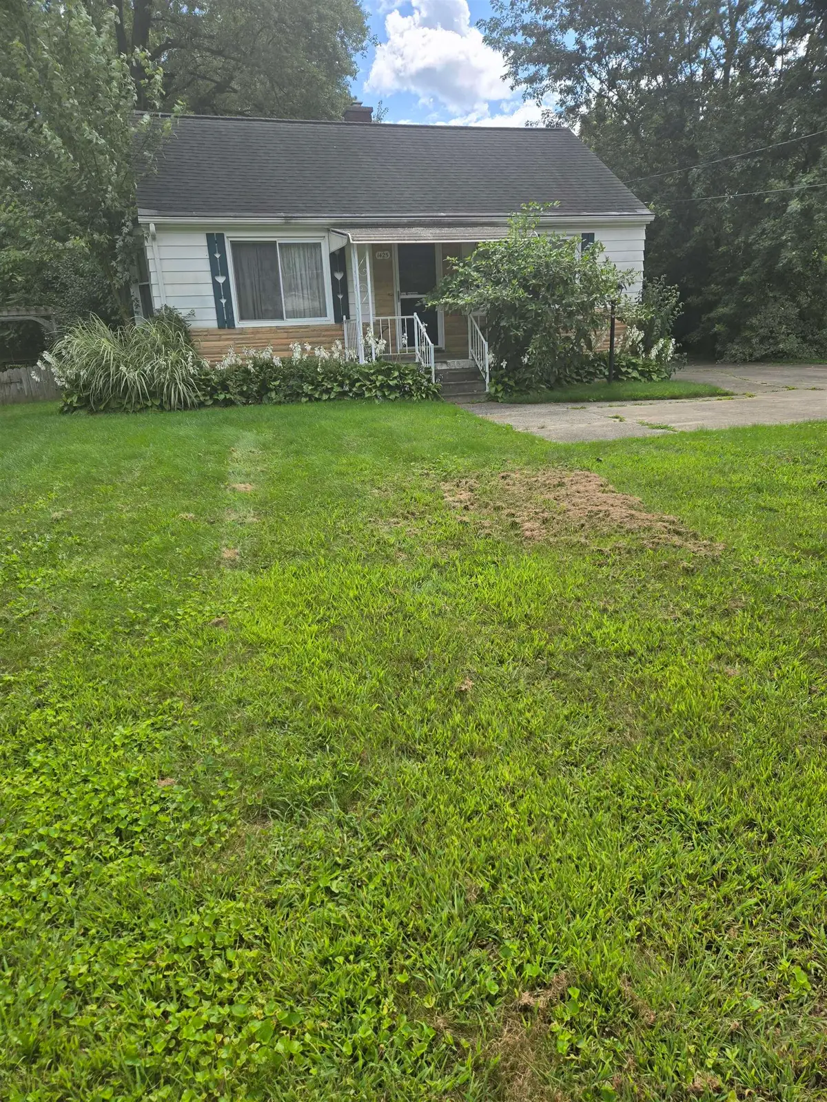 1425 W Stanley RD, Beecher, MI 48458 - Image #1