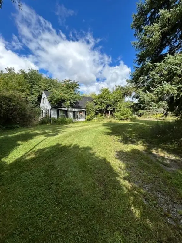 4062 S Morrish RD, SwartzCreek, MI 48473