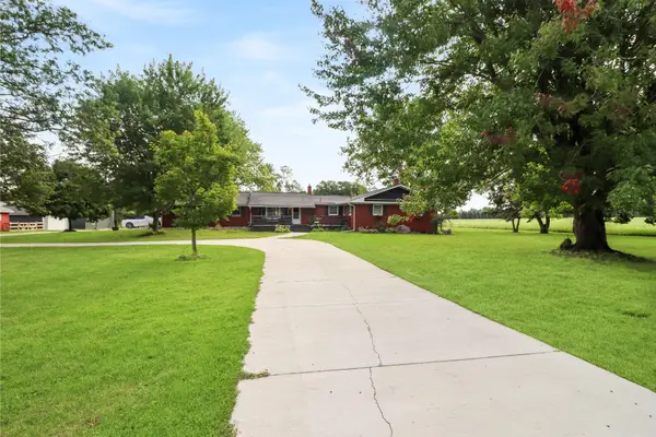 2112 Morrish RD, Flushing, MI 48433