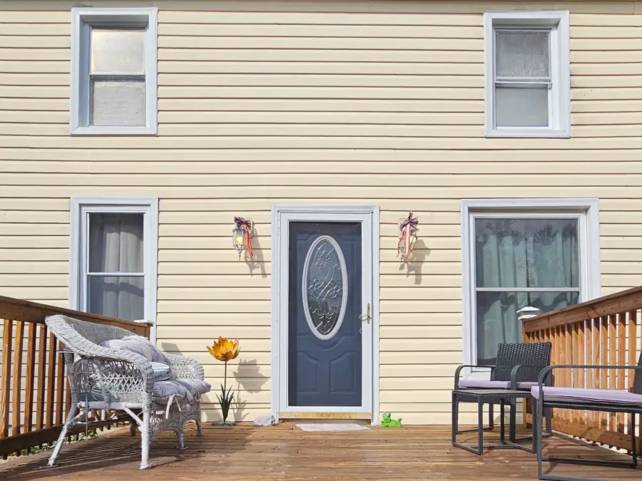 204 W Pine ST, Elsie, MI 48831 - Image #2