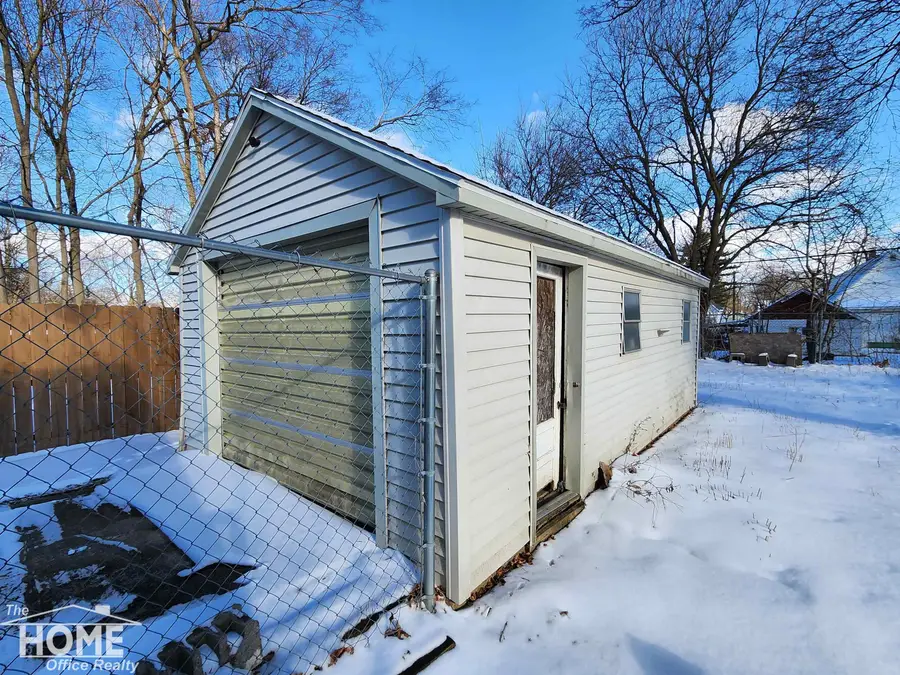 755 Woodlawn AVE, Owosso, MI 48867 - Image #3