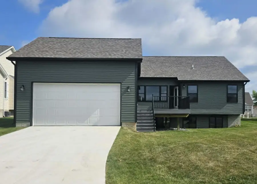 6285 ARLINGTON DR, Swartz Creek, MI 48473 - #2