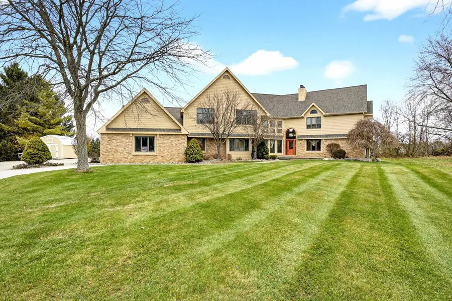 2366 Lost Creek CT, Flushing, MI 48433 - Image #2