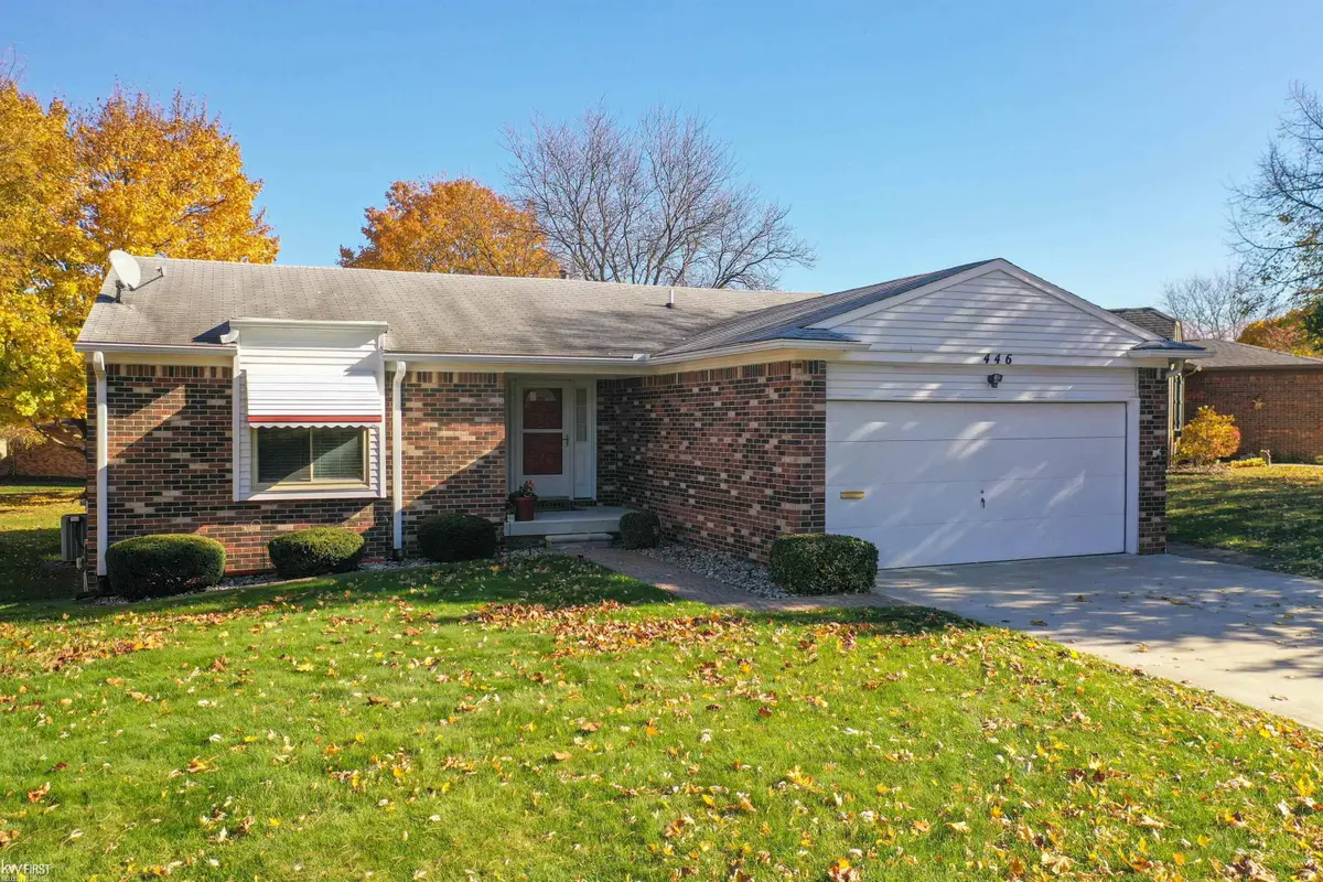 446 Sandehurst DR, Grand Blanc, MI 48439 - #1
