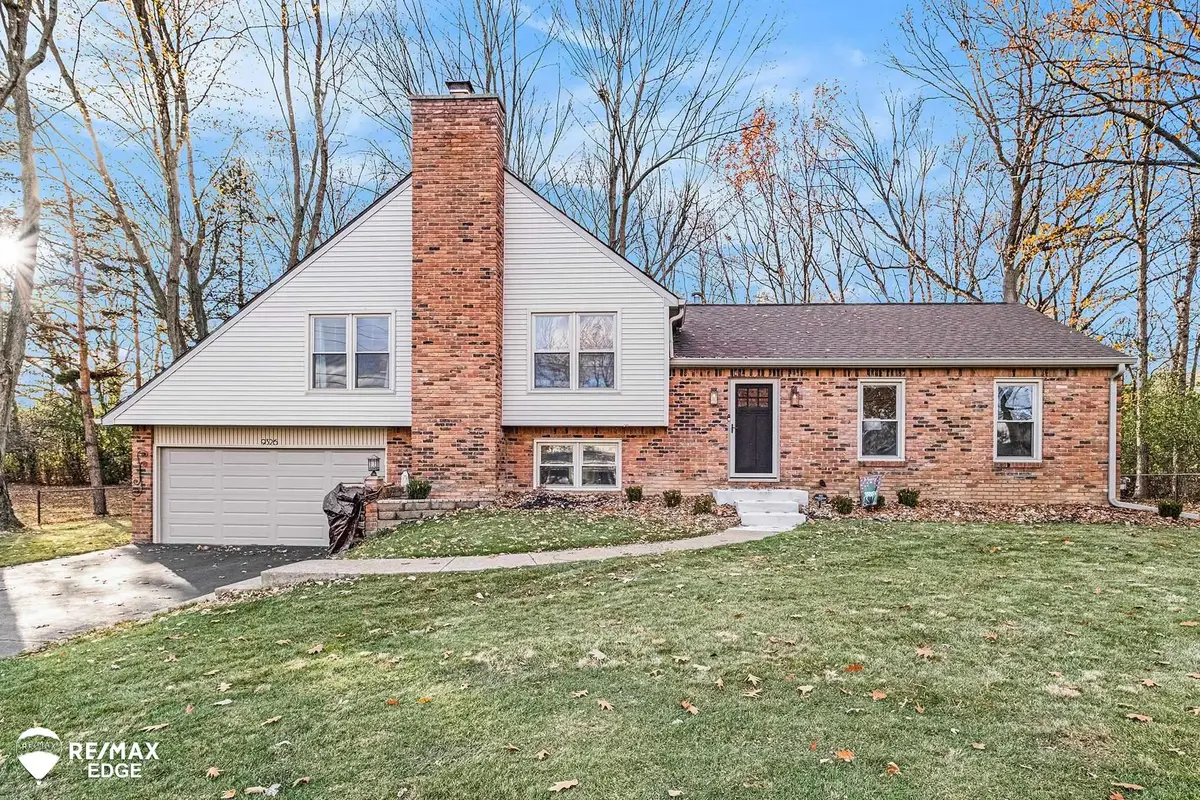 9326 Green Tree DR, Grand Blanc Charter Township, MI 48439 - Image #1