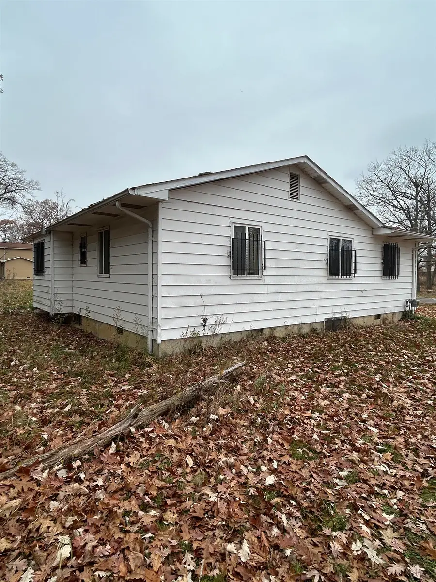 5905 Cloverlawn DR, Flint, MI 48504 - Image #3