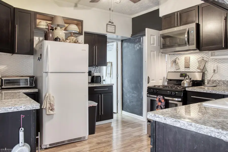 203 E Oak ST, Elsie, MI 48831 - Image #3