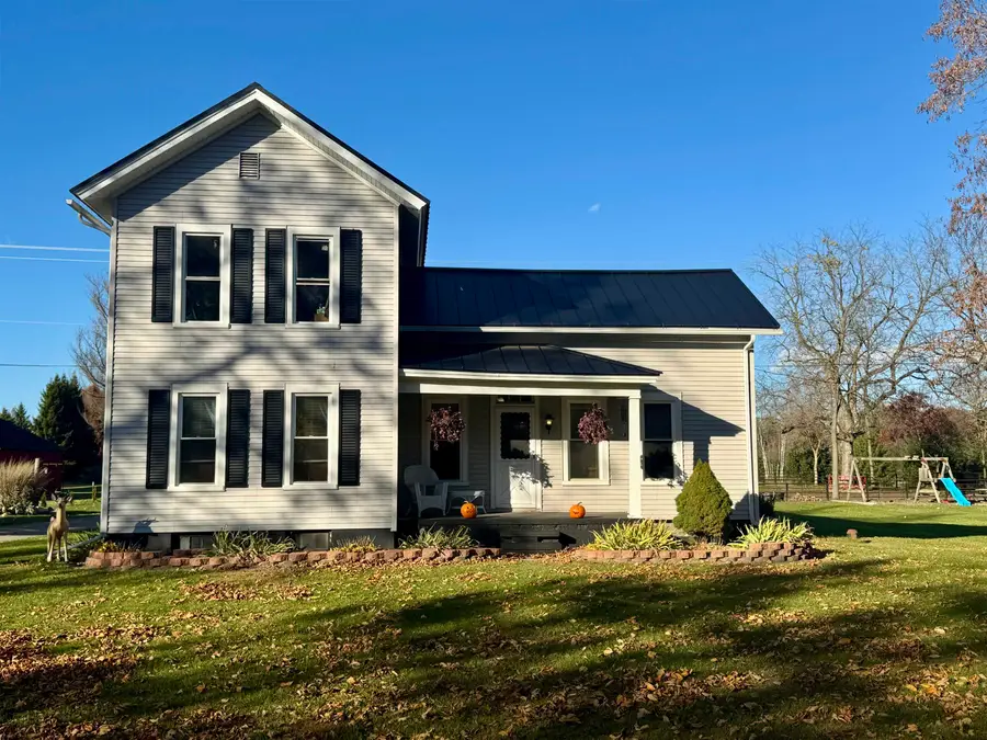 7684 W Beard RD, Perry, MI 48872 - Image #2