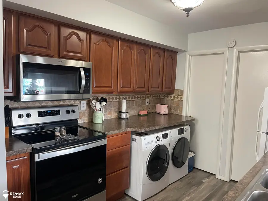 9469 Parkwood North DR, Davison, MI 48423 - Image #2