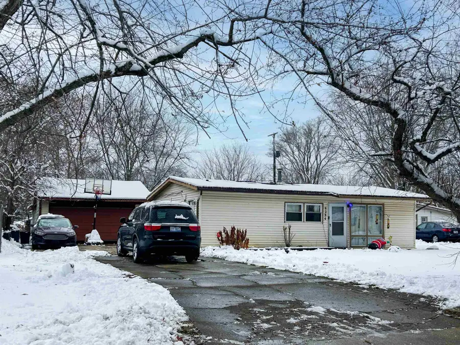 6294 Springdale BLVD, Grand Blanc Charter Township, MI 48439 - Image #2