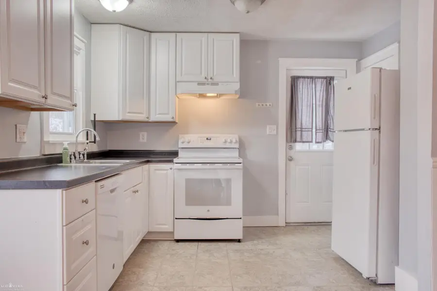 1207 Broadway AVE, Owosso, MI 48867 - Image #2