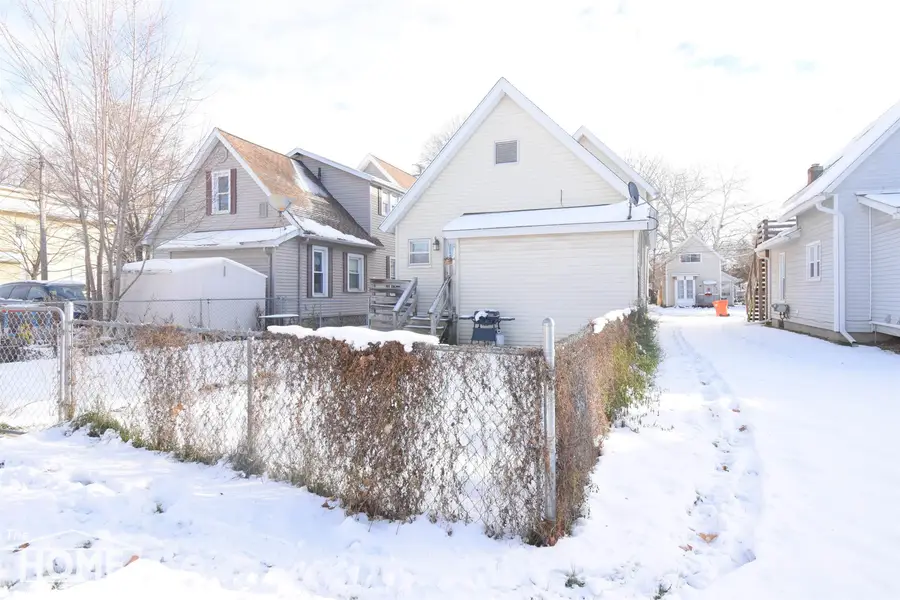 331 N Saginaw ST, Owosso, MI 48867 - Image #2