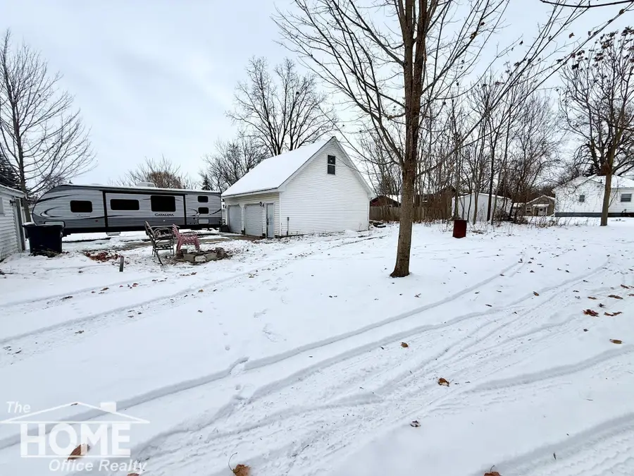 721 Wright AVE, Owosso, MI 48867 - Image #2