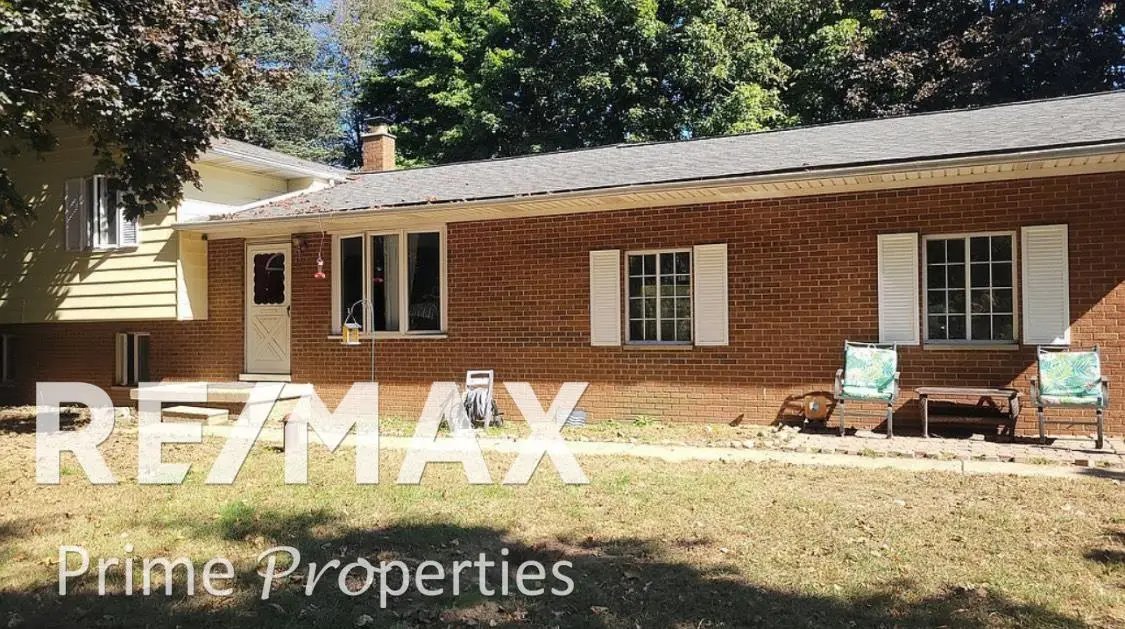 2135 S New Lothrop RD, Lennon, MI 48449 - Image #1