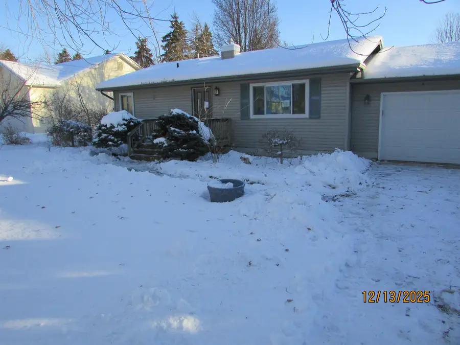 10088 Sonora DR, Tyrone, MI 48430 - Image #2