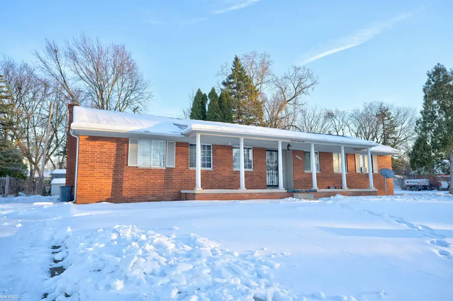 3522 Ridgecliffe DR, Flint, MI 48532 - Image #2