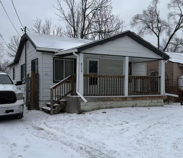 2117 E Schumacher AVE, Burton, MI 48529