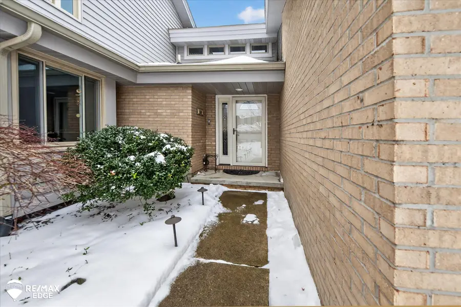 5386 Warwick, Grand Blanc Charter Township, MI 48439 - Image #3