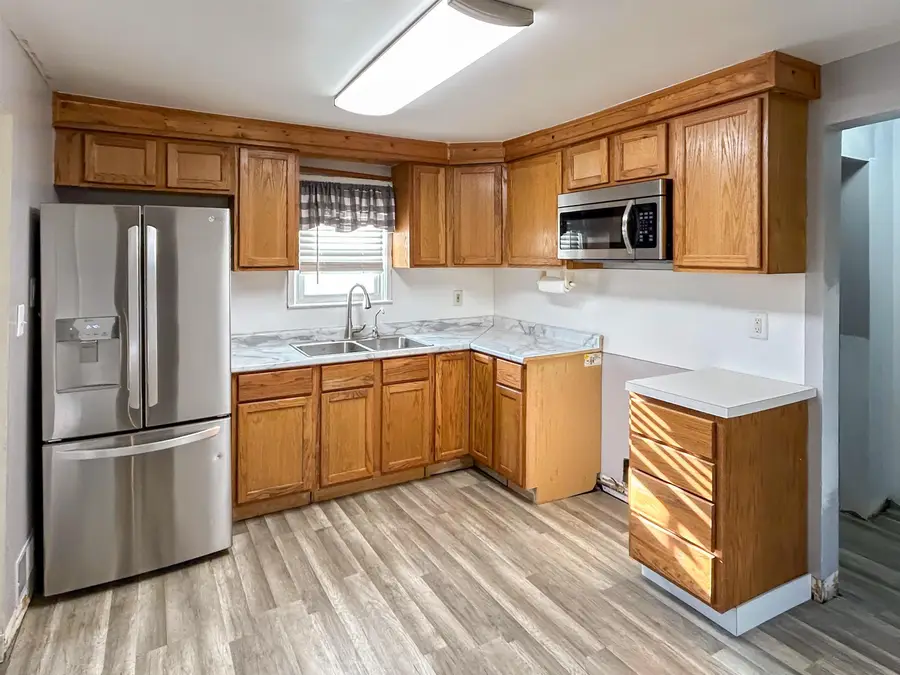 2478 Eugene ST, Burton, MI 48519 - Image #2