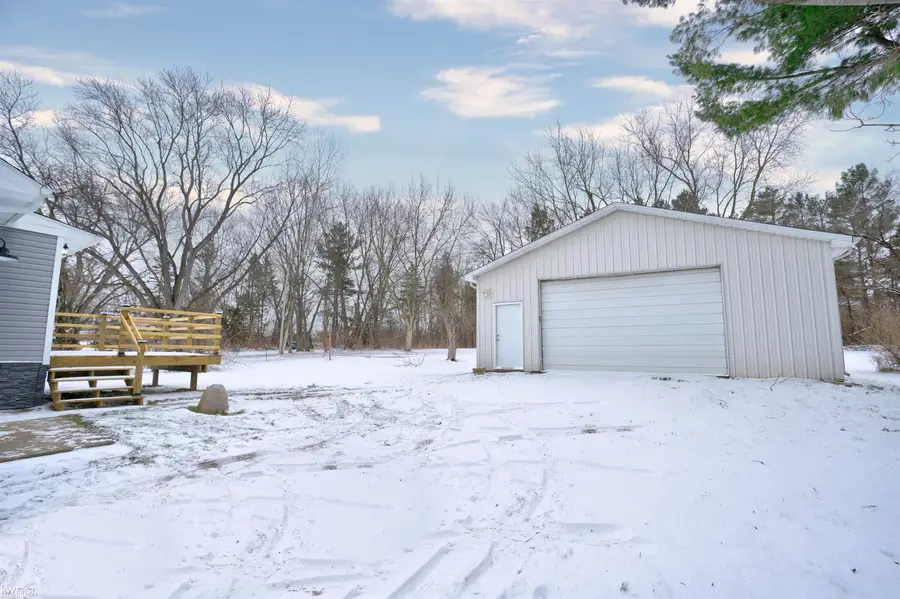 9110 E Coldwater RD, Davison, MI 48423 - Image #3