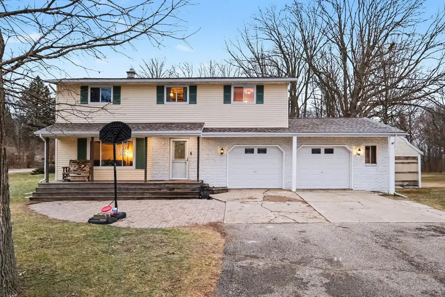 3430 Blue Lake DR, Flint, MI 48506 - Image #2