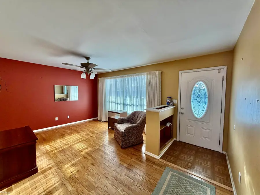 4463 Sunnymead AVE, Burton, MI 48519 - Image #2