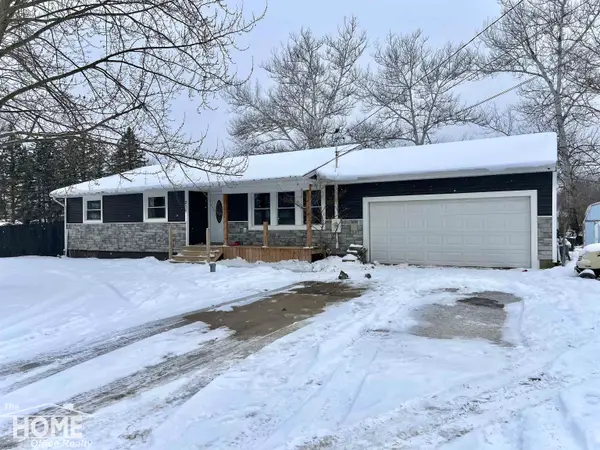 215 Stanley Dr DR, Corunna, MI 48817