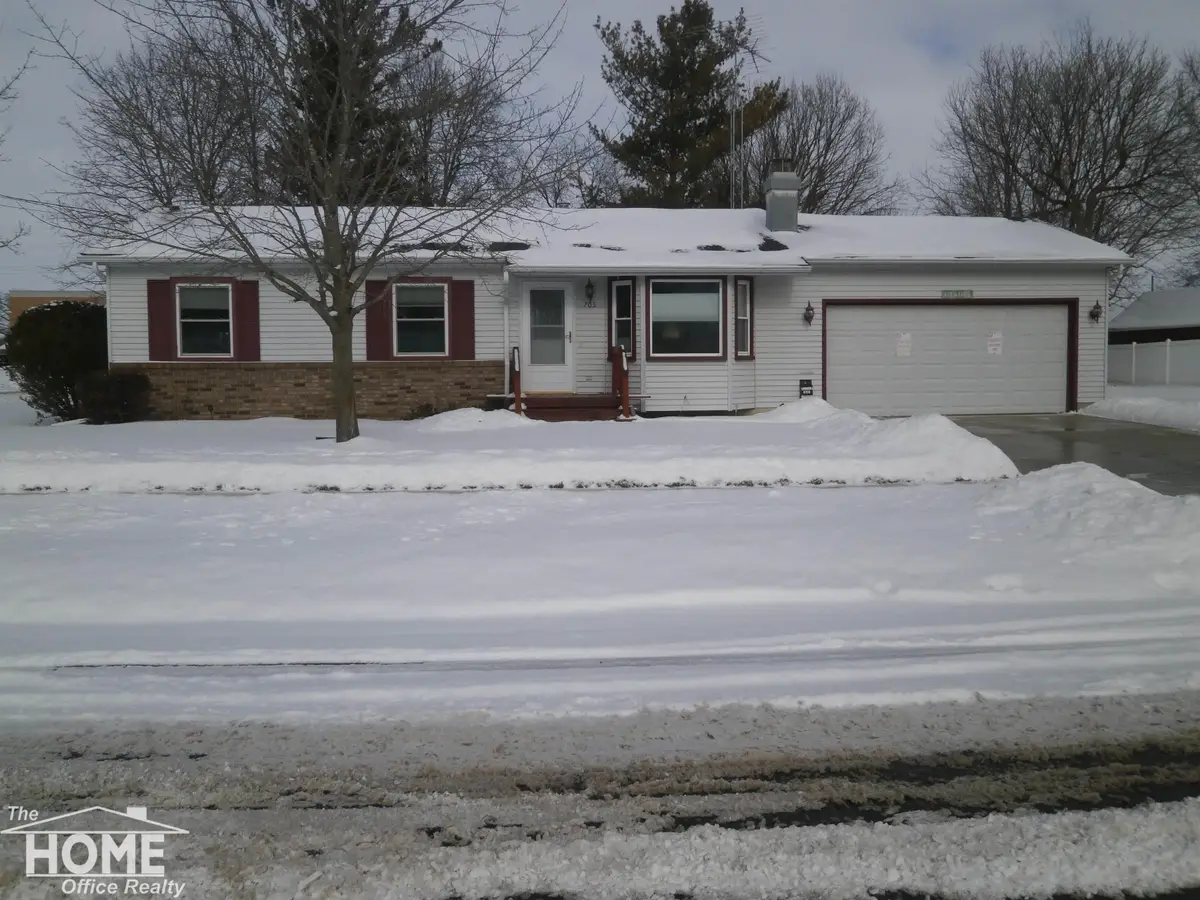 705 Stevens DR, Owosso, MI 48867 - #1