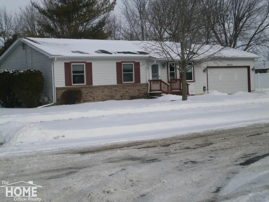 705 Stevens DR, Owosso, MI 48867 - #2