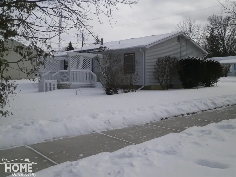 705 Stevens DR, Owosso, MI 48867 - #3