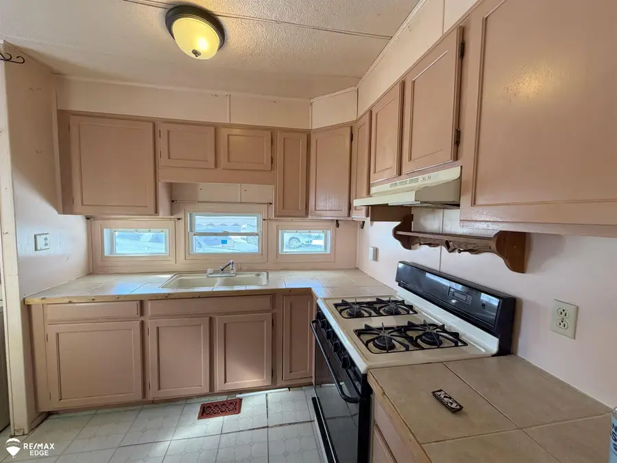 76 Mallard DR, Flint Charter Township, MI 48473 - #3